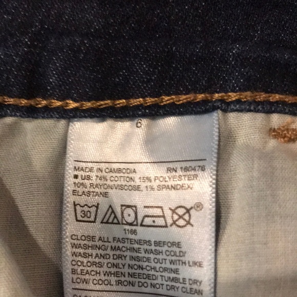 Old Navy Super Skinny Mid Rise Jeans - Picture 3 of 5